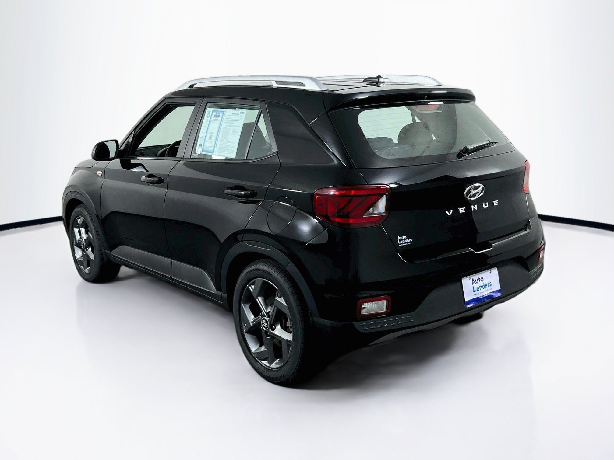 Used 2023 Hyundai Venue SEL FWD image 7
