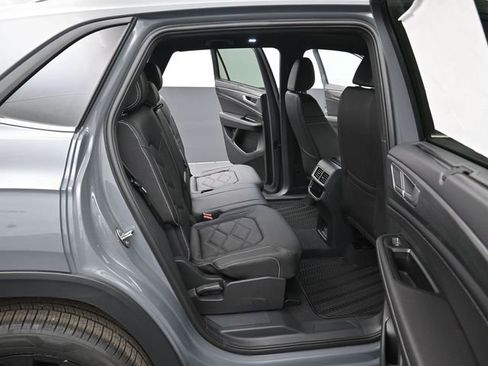 New 2026 Volkswagen Atlas Cross Sport SE AWD/4WD image 13