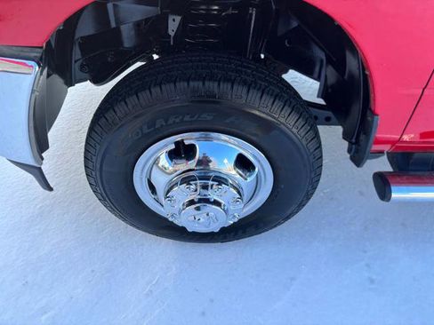 Used 2019 RAM 3500 Tradesman w/ Chrome Appearance Group image 10