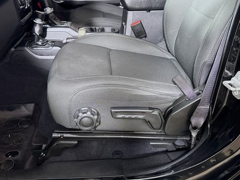 Used 2022 Jeep Wrangler Unlimited Sport image 22