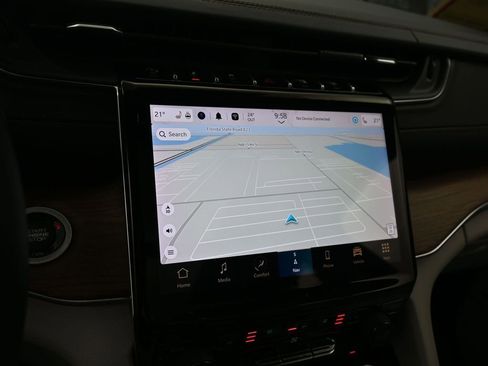 Used 2023 Jeep Grand Cherokee L Summit w/ Luxury Tech Group V image 20