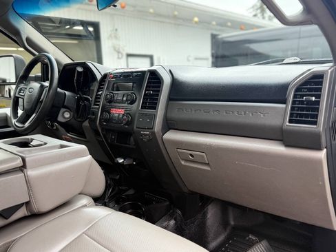 Used 2018 Ford F550 4x4 Regular Cab Super Duty image 29