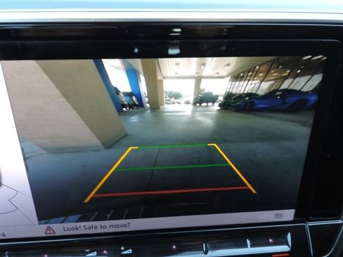 Used 2025 Volkswagen Atlas SE FWD image 33