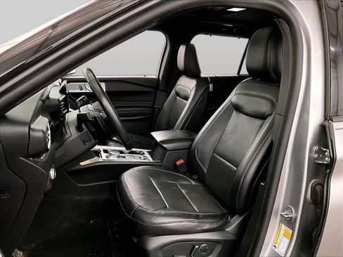 Used 2020 Ford Explorer Limited w/ Class III Trailer Tow Package AWD/4WD image 24