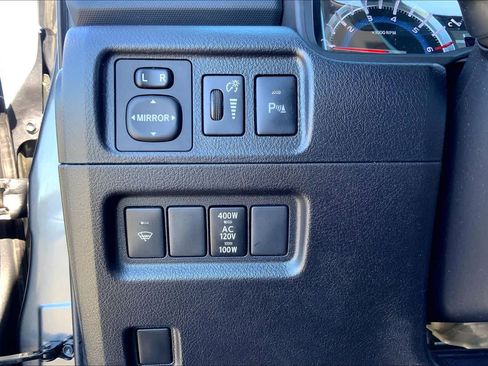 Used 2016 Toyota 4Runner Limited image 32