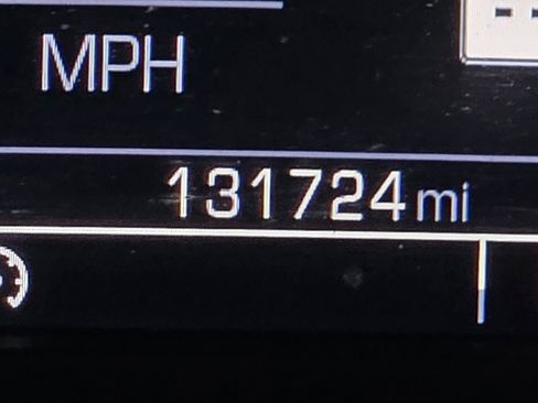 Used 2019 Chevrolet Suburban LT image 20