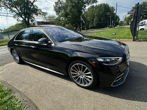 Used 2022 Mercedes-Benz S 580 4MATIC Sedan image 3