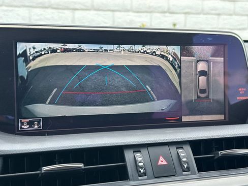 Used 2019 Lexus ES 300h w/ Accessory Package 2 image 21