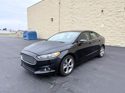 Used 2015 Ford Fusion SE w/ Equipment Group 201A image 1