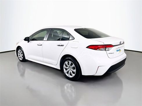Used 2023 Toyota Corolla LE image 7