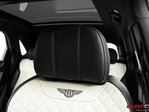 Used 2018 Bentley Bentayga AWD/4WD image 40