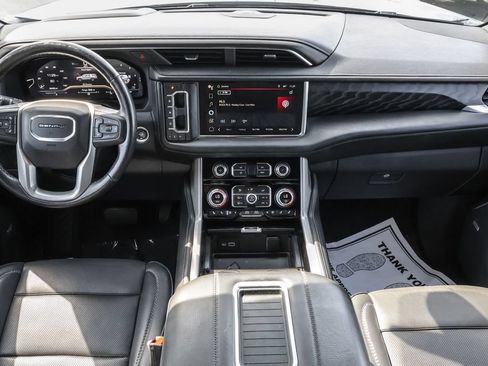 Used 2022 GMC Yukon XL Denali AWD/4WD image 30