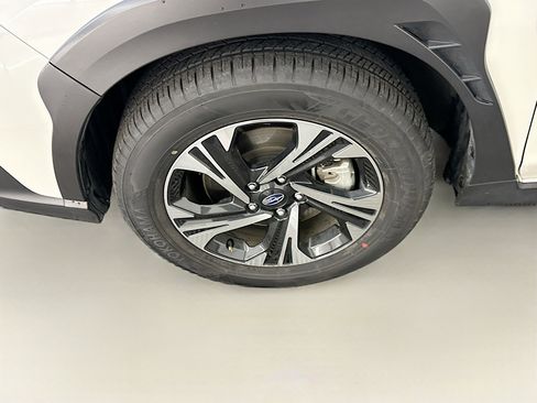 Used 2025 Subaru Crosstrek 2.0i Premium AWD/4WD image 11