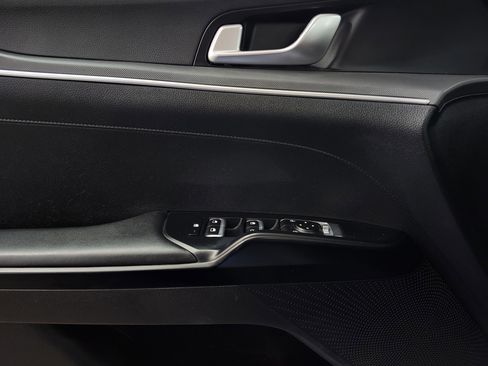 Used 2022 Kia K5 GT-Line image 16