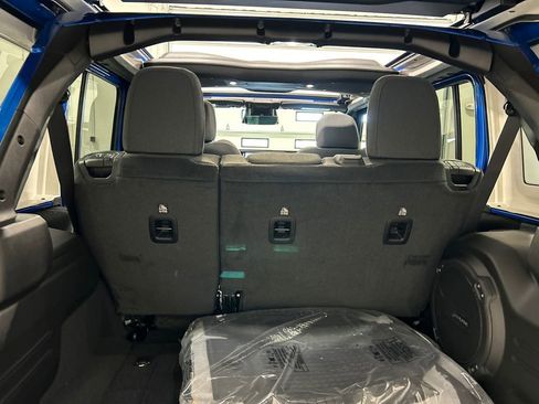 New 2026 Jeep Wrangler Unlimited Rubicon w/ Technology Group image 32