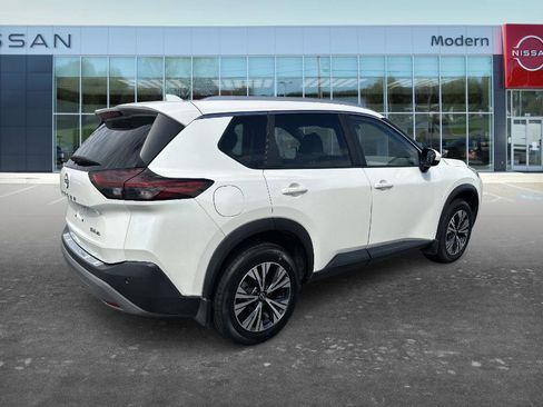 Used 2023 Nissan Rogue SV w/ SV Premium B Package image 5