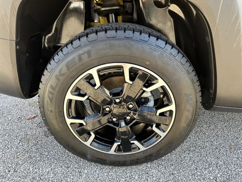 Used 2023 Jeep Renegade Trailhawk image 17