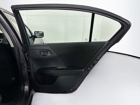 Used 2015 Honda Accord LX image 28