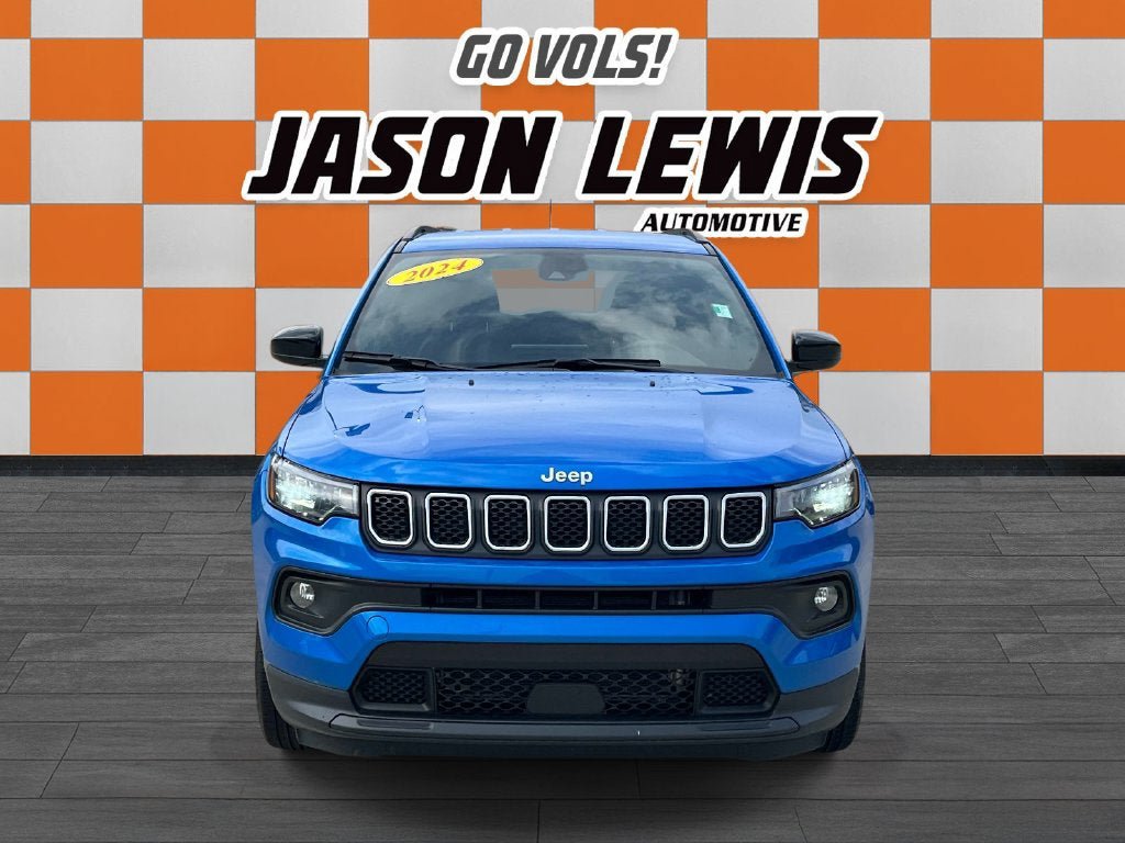 Used 2024 Jeep Compass Latitude AWD/4WD image 8