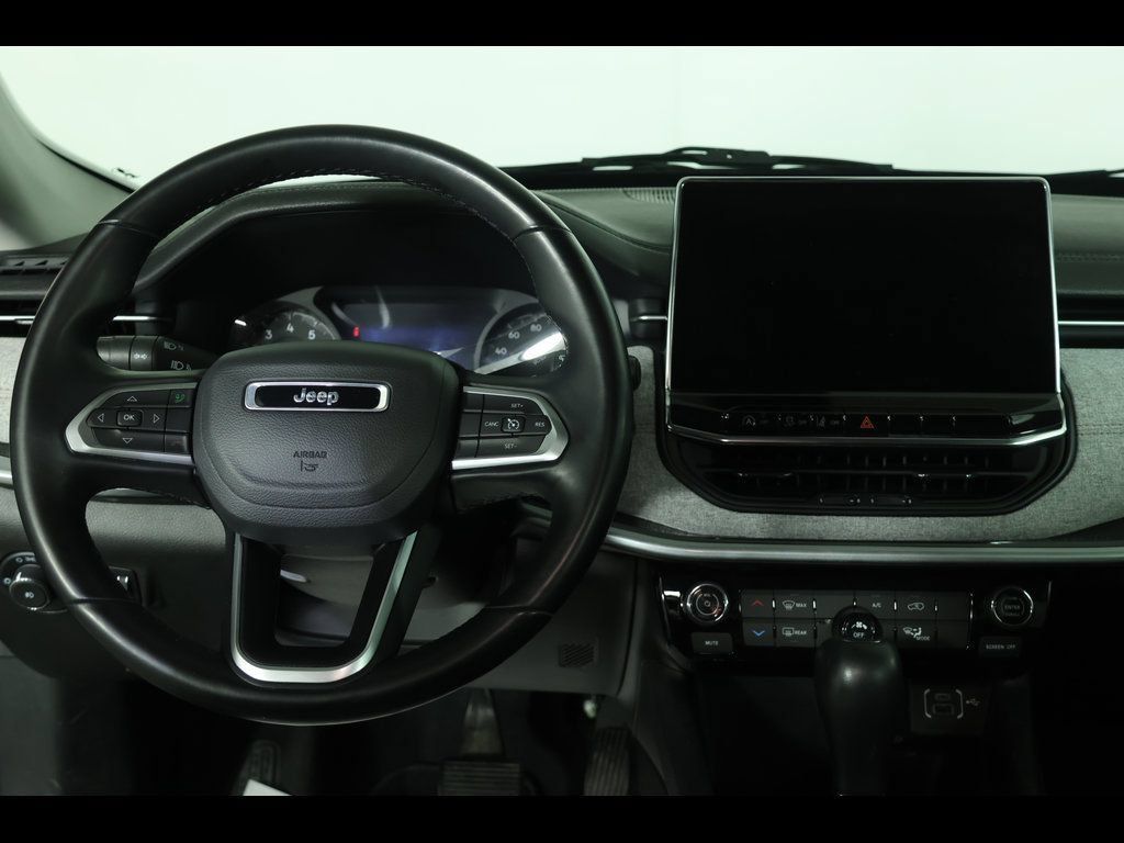 Used 2022 Jeep Compass Latitude AWD/4WD image 15