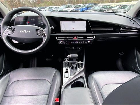 Used 2023 Kia Niro SX image 17