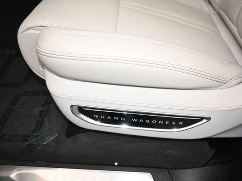 Used 2024 Jeep Grand Wagoneer L Base image 17