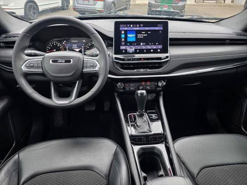 Certified 2022 Jeep Compass Latitude FWD image 17