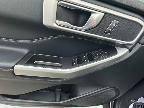Certified 2022 Ford Explorer XLT image 26