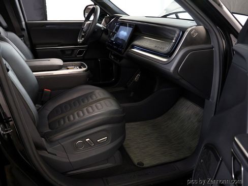 Used 2023 Rivian R1S Launch Edition image 37