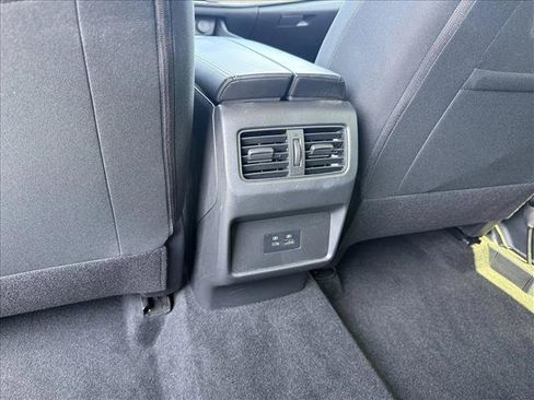 Used 2023 Nissan Rogue SV FWD image 24