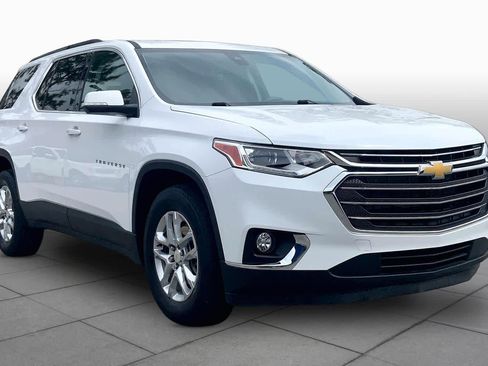 Used 2021 Chevrolet Traverse LT image 3