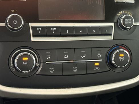 Used 2017 Nissan Altima 2.5 SR w/ LED Appearance Package image 23