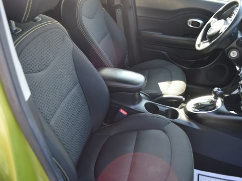 Used 2015 Kia Soul + FWD image 23