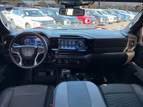 Used 2023 Chevrolet Silverado 1500 ZR2 image 18