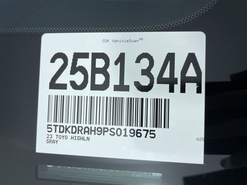 Used 2023 Toyota Highlander XSE image 34