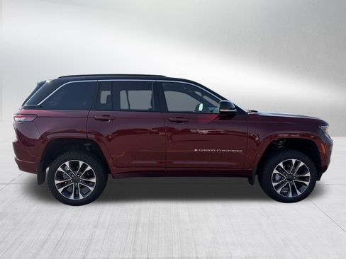 Used 2024 Jeep Grand Cherokee Overland AWD/4WD image 8