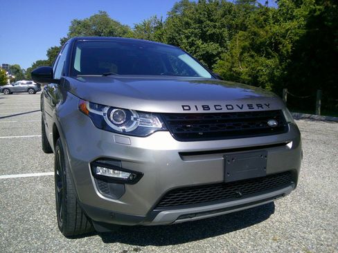 Used 2018 Land Rover Discovery Sport HSE image 29