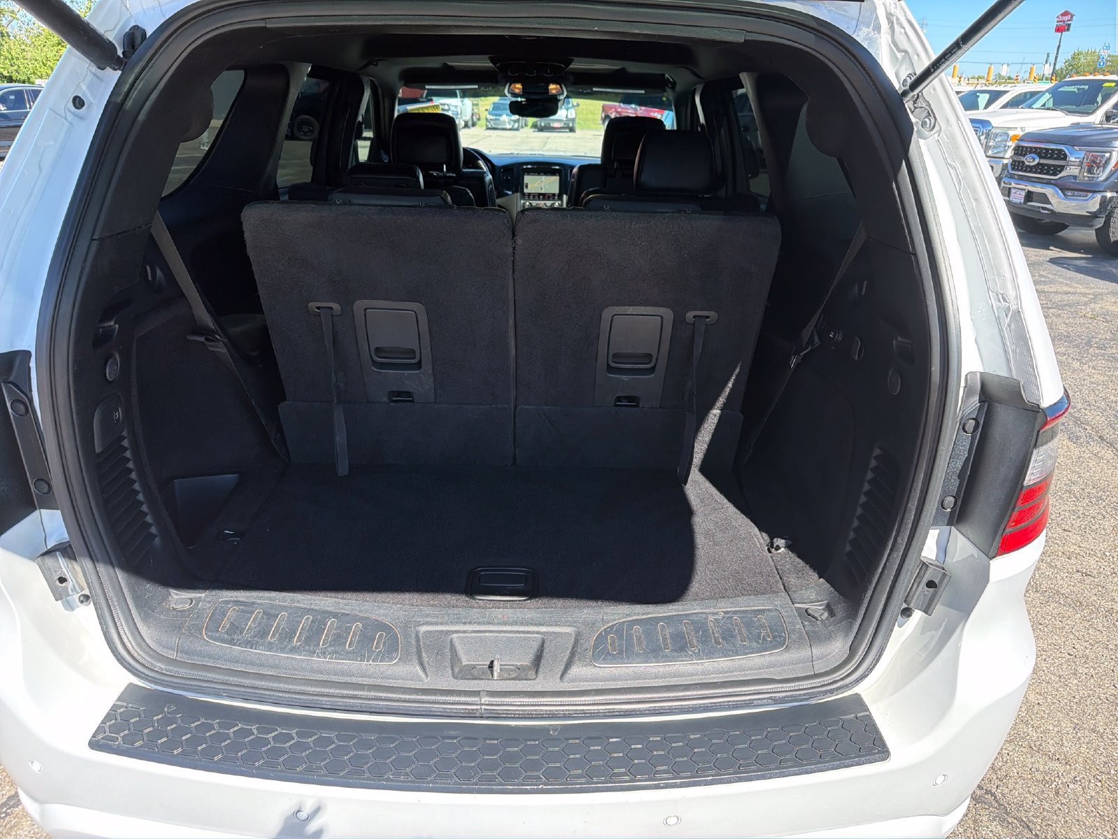 Used 2018 Dodge Durango R/T w/ Technology Group AWD/4WD image 27