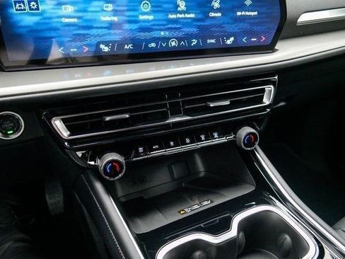 New 2026 Chevrolet Traverse LT w/ Enhanced Driving Package FWD image 30