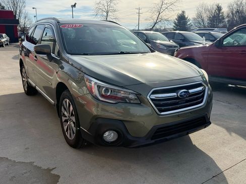 Used 2019 Subaru Outback 3.6R Touring image 2