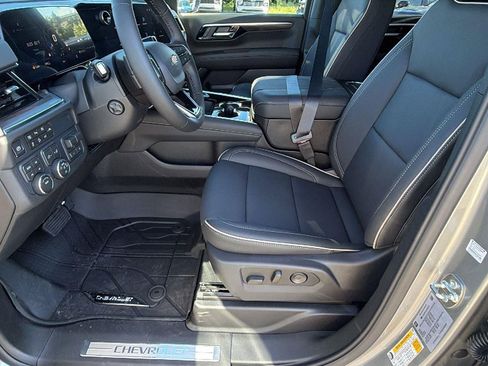 New 2026 Chevrolet Suburban Premier w/ Sun And Tow Package AWD/4WD image 4