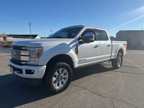 Used 2017 Ford F250 Platinum w/ Platinum Ultimate Package image 6