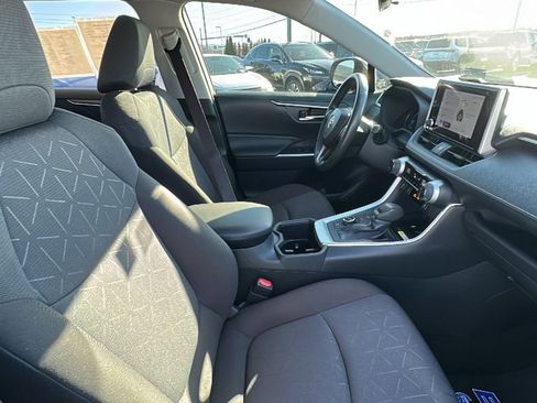 Used 2024 Toyota RAV4 XLE w/ Convenience Package image 15