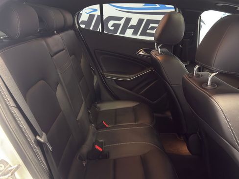 Used 2019 Mercedes-Benz GLA 250 4MATIC image 24