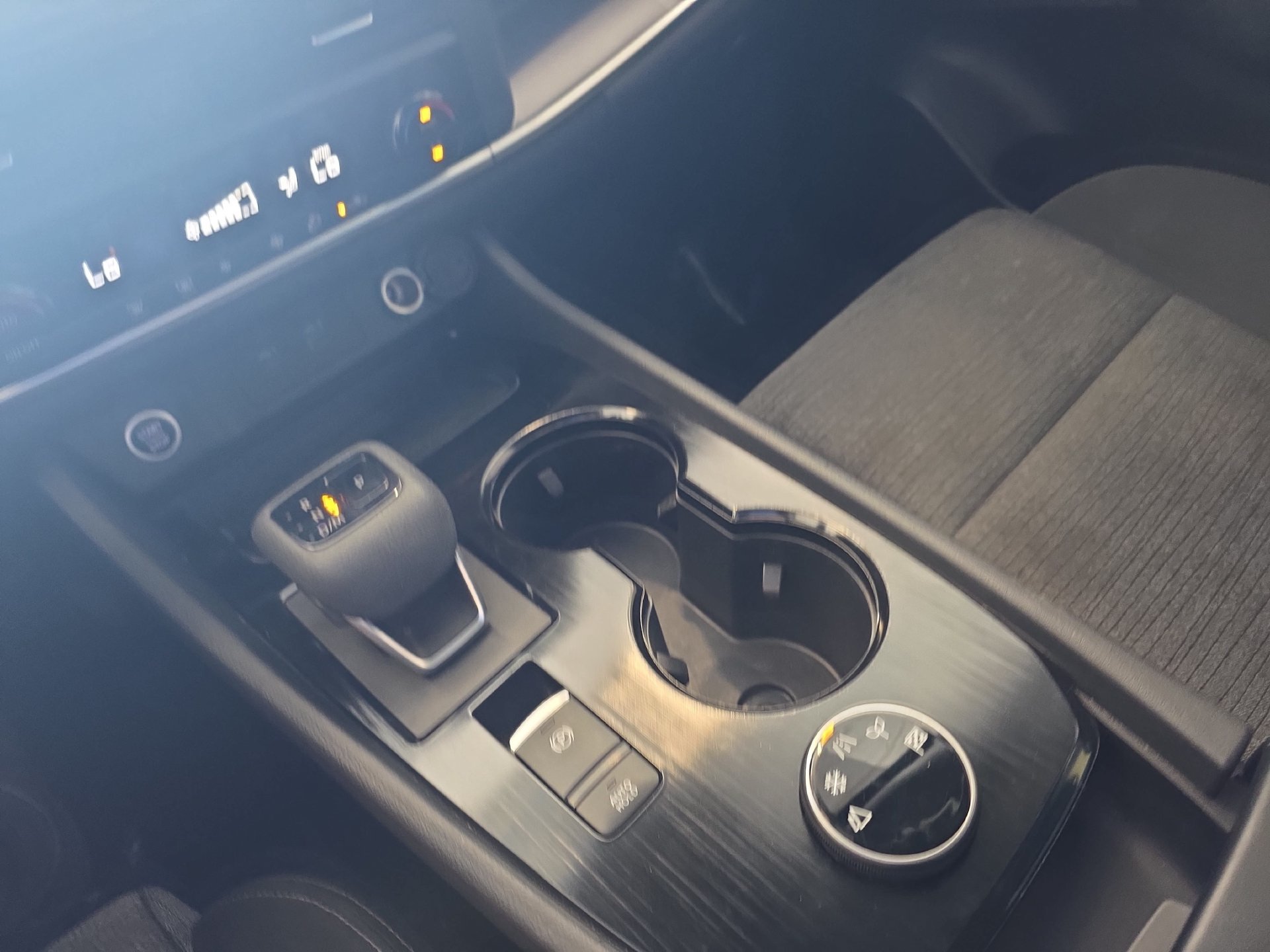 Used 2023 Nissan Rogue SV AWD/4WD image 24