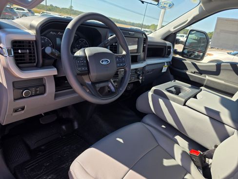 New 2026 Ford F550 XL image 7