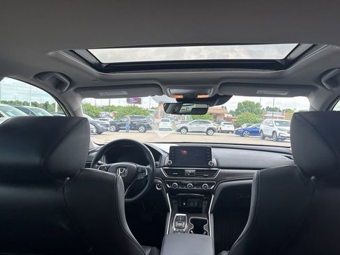 Used 2022 Honda Accord Touring image 37