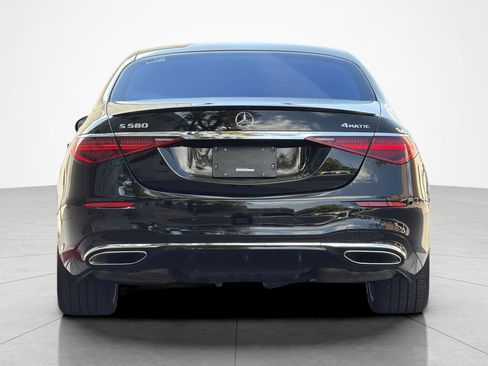 Used 2022 Mercedes-Benz S 580 4MATIC Sedan w/ AMG Line Package image 4