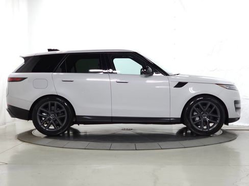 Certified 2025 Land Rover Range Rover Sport SE image 11