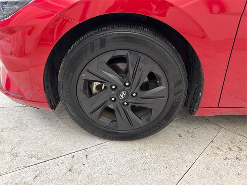 Used 2021 Hyundai Elantra SEL image 14